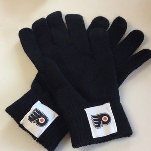 NWOT Philadelphia Flyers Gloves